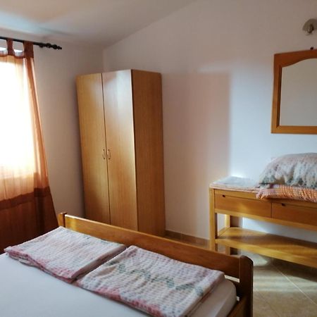 Apartments Villa Venera Ražanac エクステリア 写真