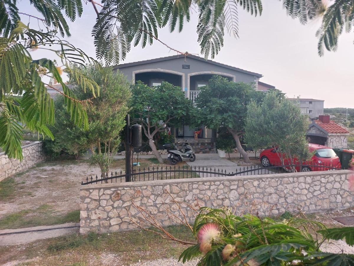 Apartments Villa Venera Ražanac エクステリア 写真